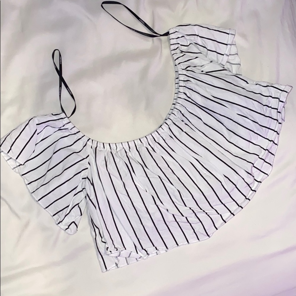 Forever 21 Off-The-Shoulder Crop-Top